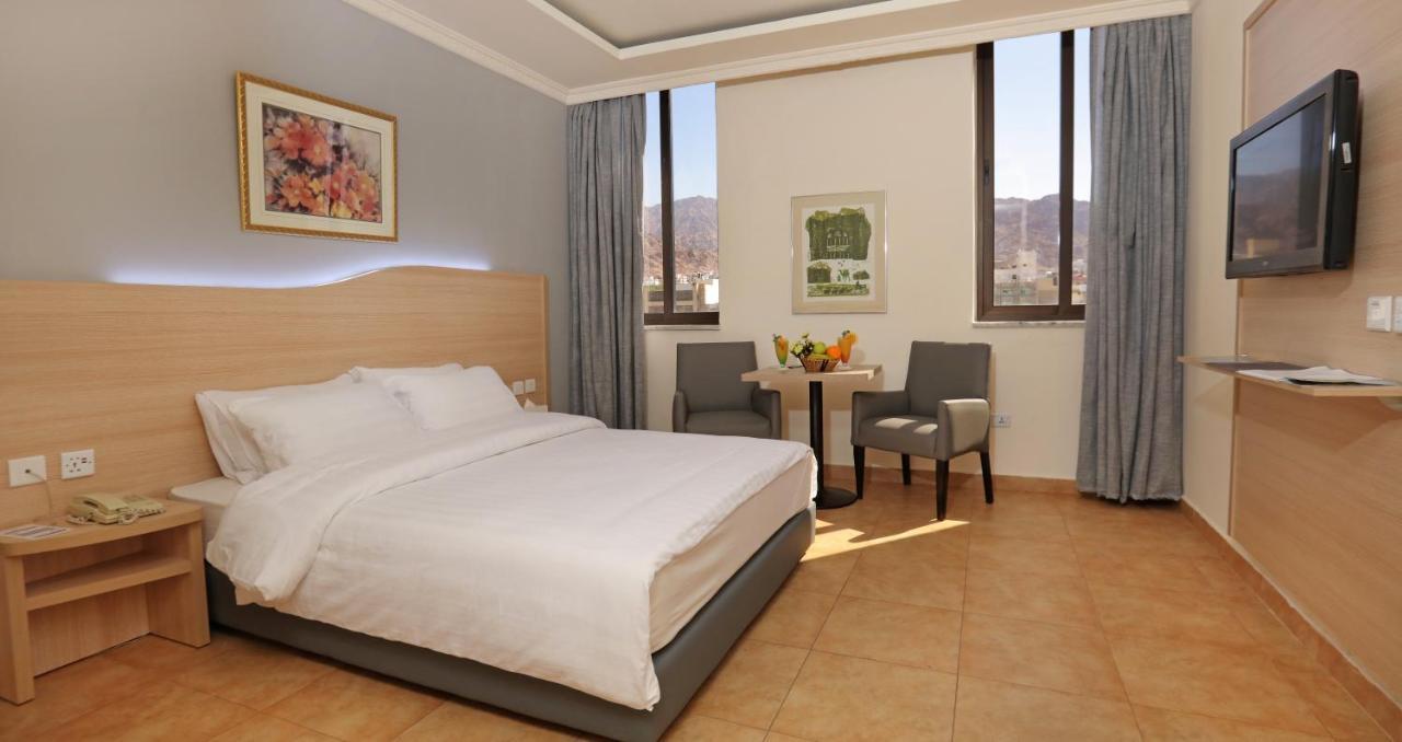 Golden Tulip Aqaba Hotel Luaran gambar