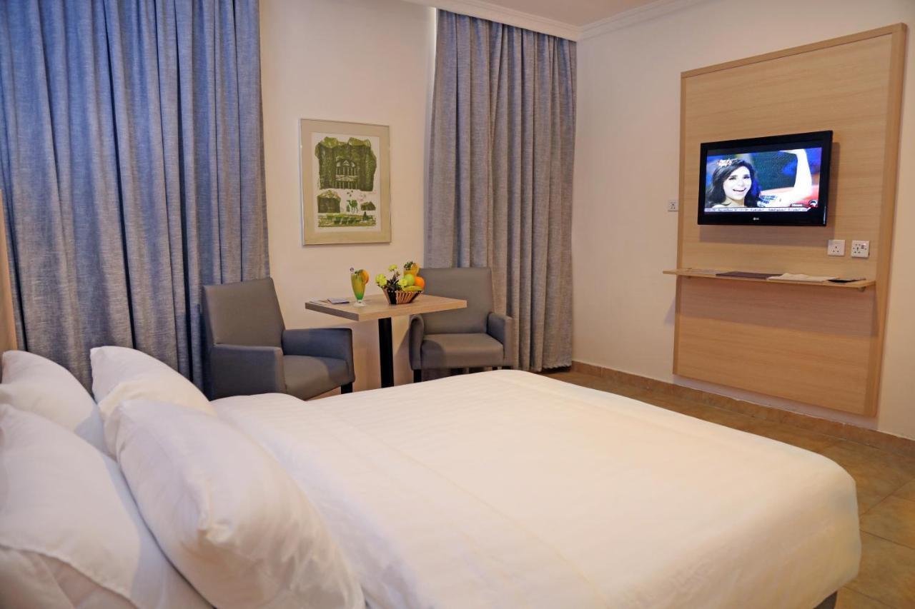 Golden Tulip Aqaba Hotel Luaran gambar