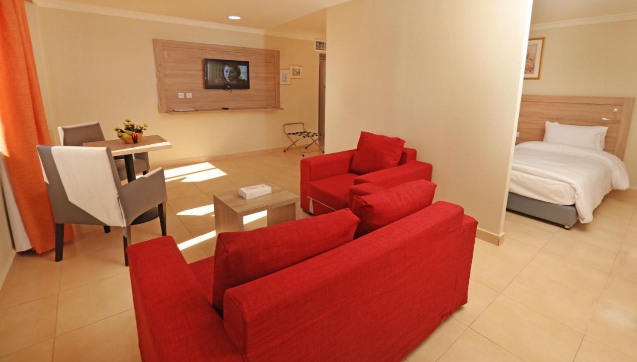 Golden Tulip Aqaba Hotel Luaran gambar