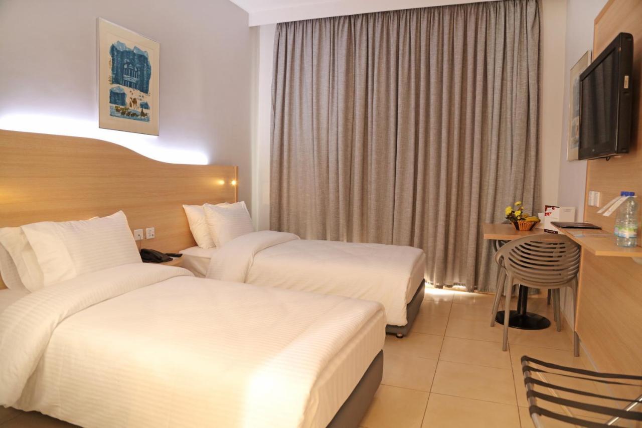 Golden Tulip Aqaba Hotel Luaran gambar
