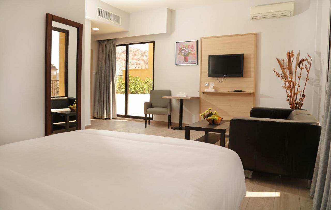 Golden Tulip Aqaba Hotel Luaran gambar